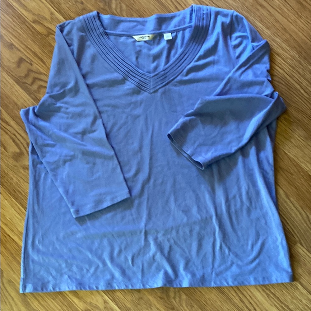 Liz Claiborne Periwinkle V-Neck Top